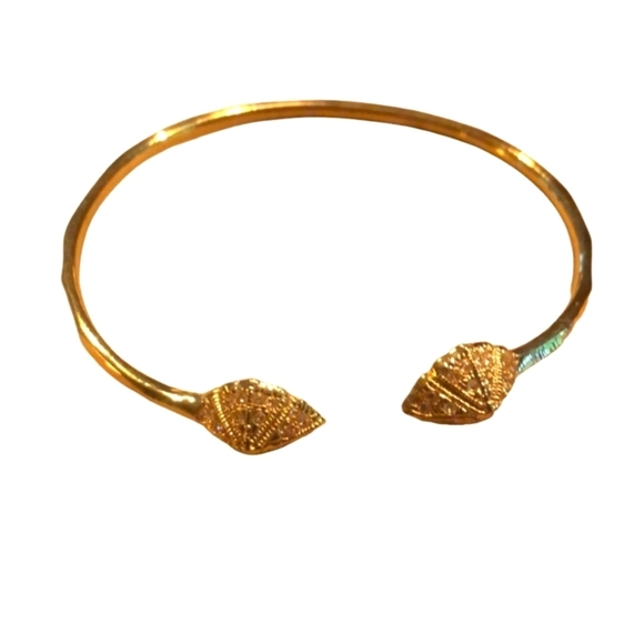 Stella and Dot Gold Leaf Open Bangle Bracelet - Picture 1 of 4